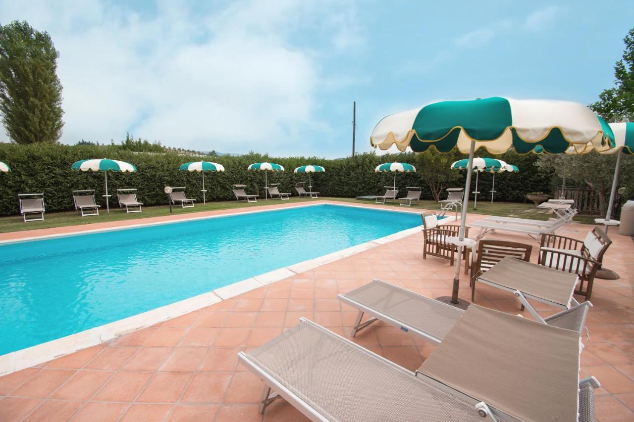 Casa Vacanze Vecchio Granaio Magione Exterior foto