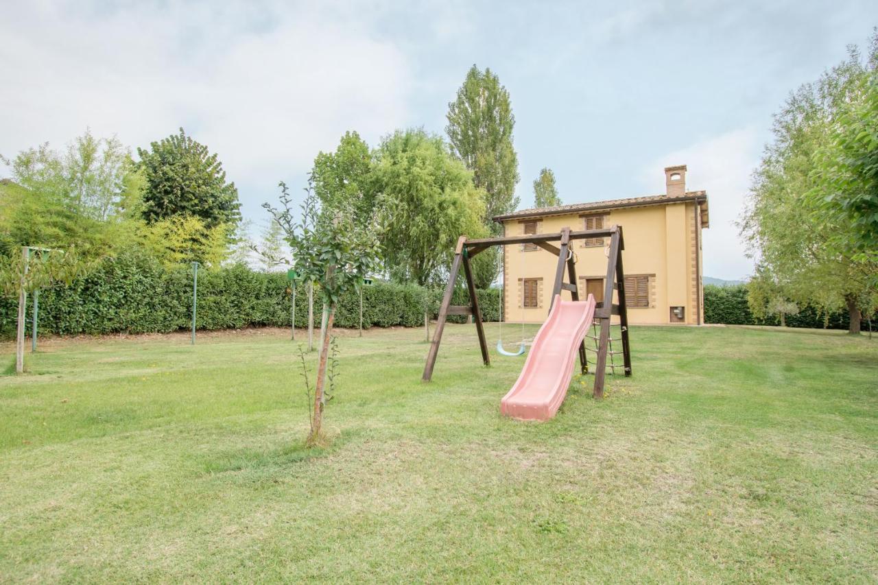 Casa Vacanze Vecchio Granaio Magione Exterior foto