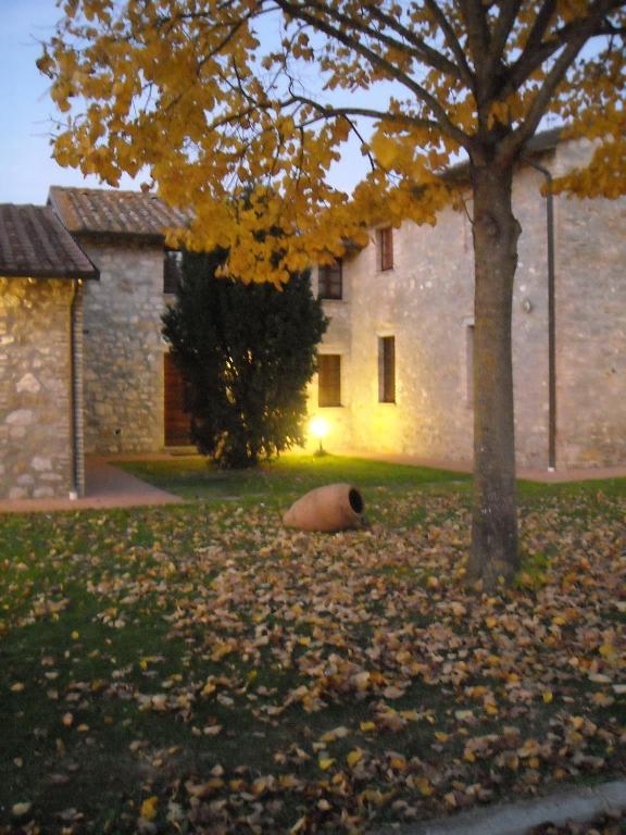 Casa Vacanze Vecchio Granaio Magione Exterior foto