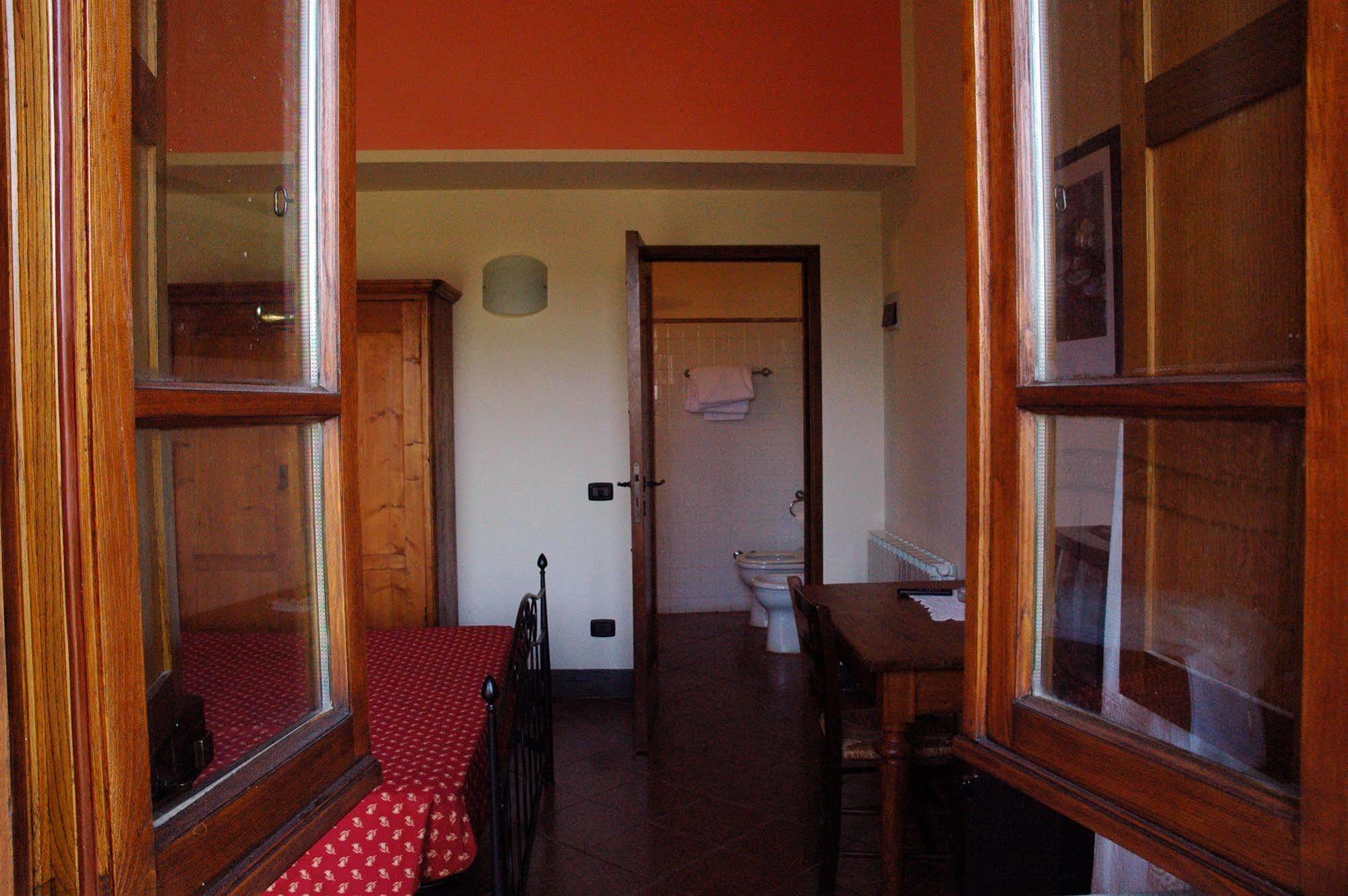 Casa Vacanze Vecchio Granaio Magione Exterior foto