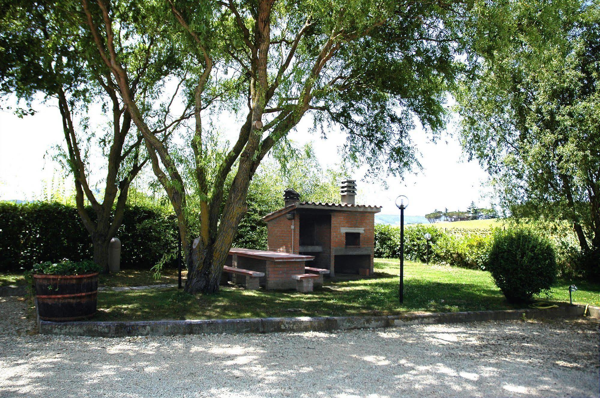 Casa Vacanze Vecchio Granaio Magione Exterior foto